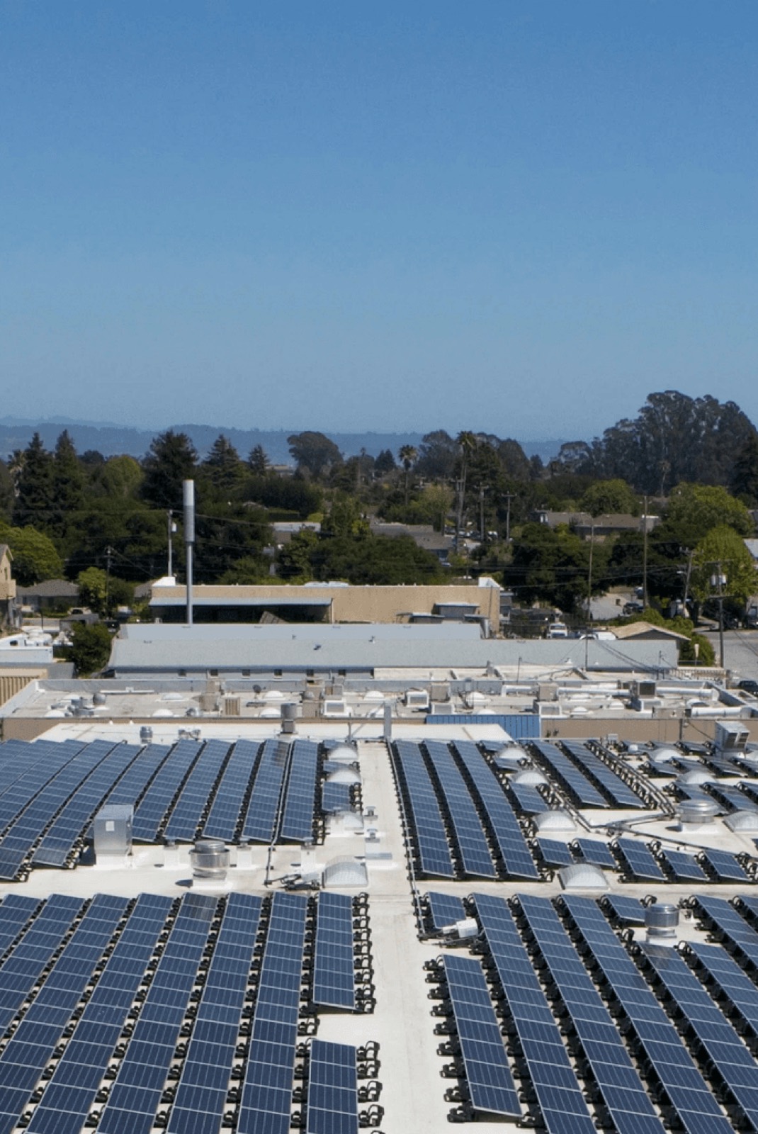 415 kW rooftop solar array on Beckmann's Bakery in Santa Cruz